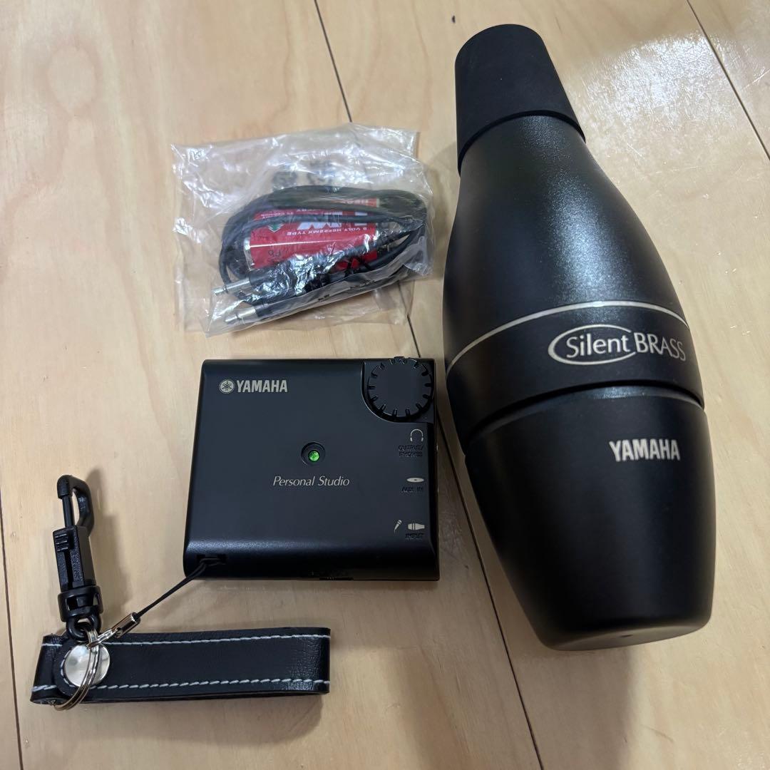 Yamaha YTR1335ゴールドトランペット 本体と付属品