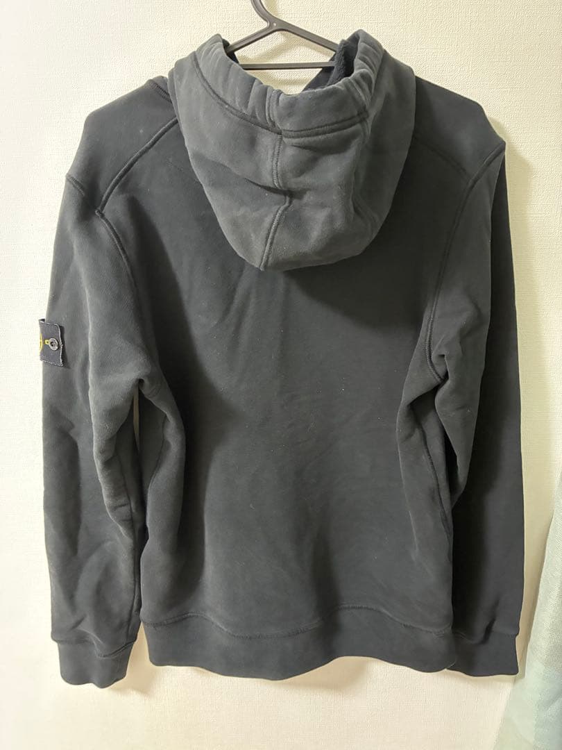 Stone  ブラック フード付きパーカー