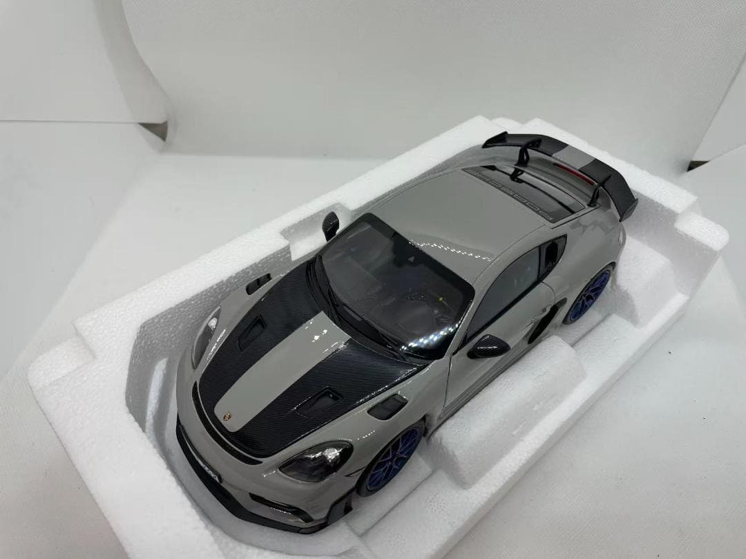 304-051 ノレブ 1/18 ポルシェ Cayman GT4 RS 2023