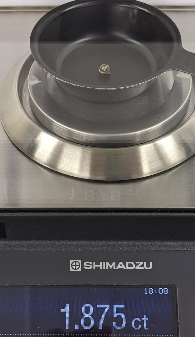 天然ダイヤモンド原石（蛍光あり） 1.875カラット