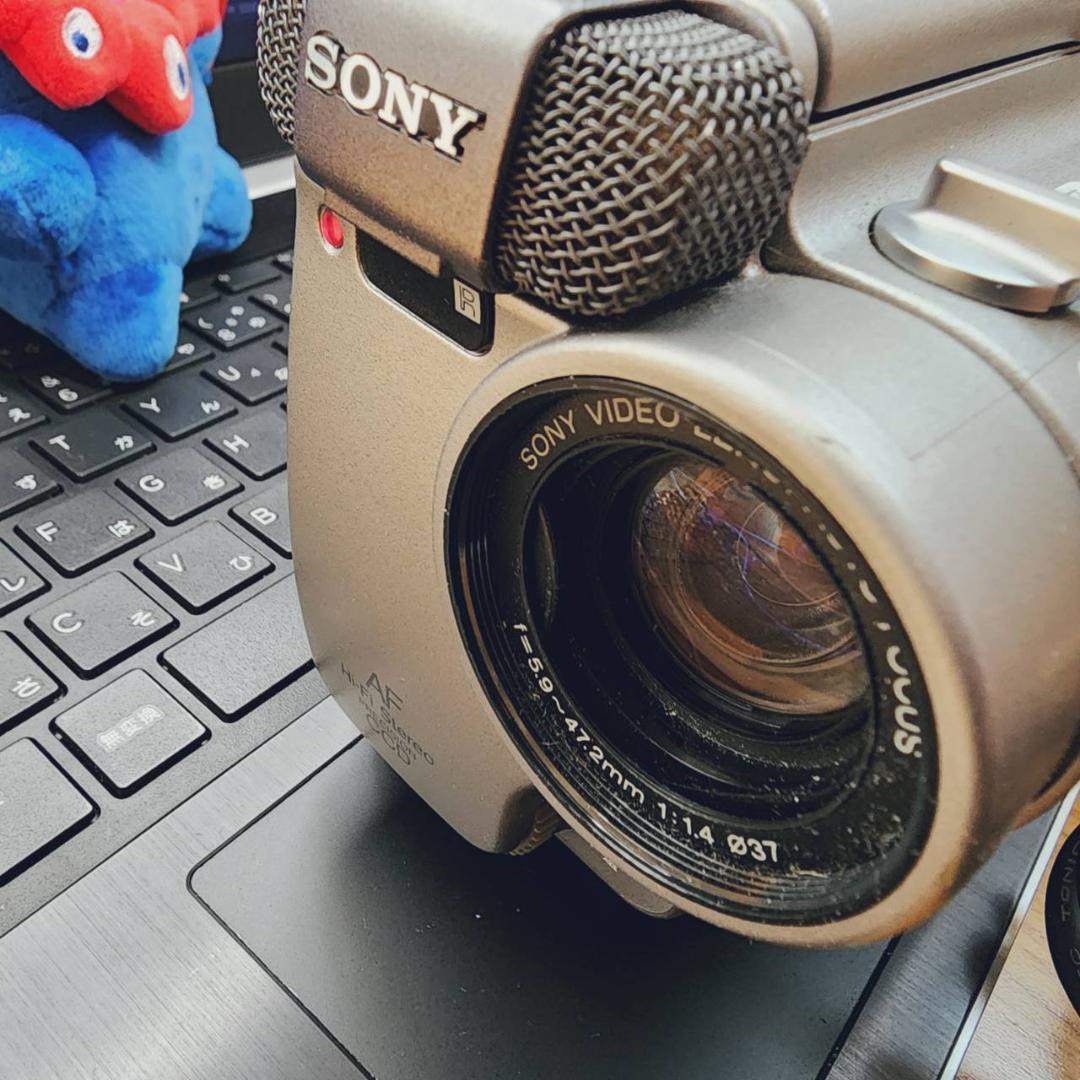 【動作確認済】SONY 高画質 Hi8 ビデオカメラ CCD-TR1 セット