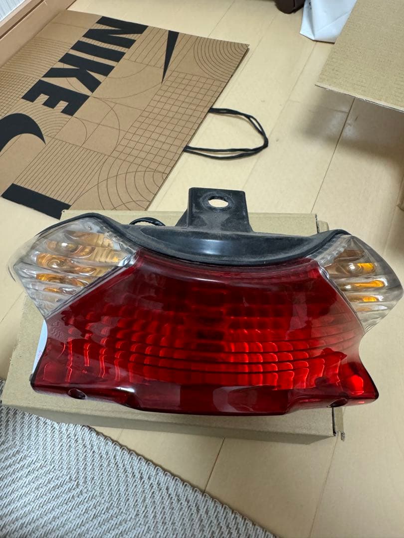 アドレスV125S テールランプ