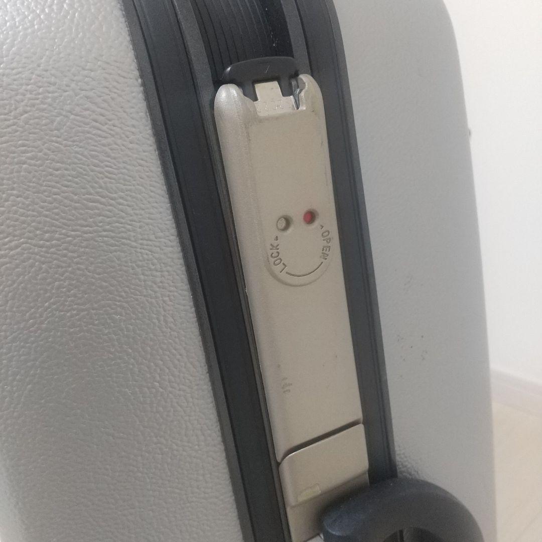 Samsonite シルバー 中型 ハード キャリーケース スーツケース