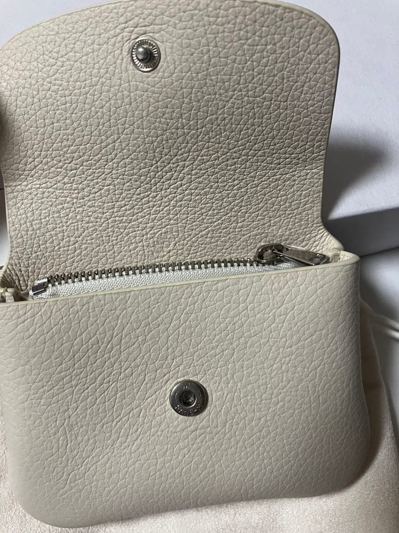 韓国miruveミニウォレットクリーム - メルカリ