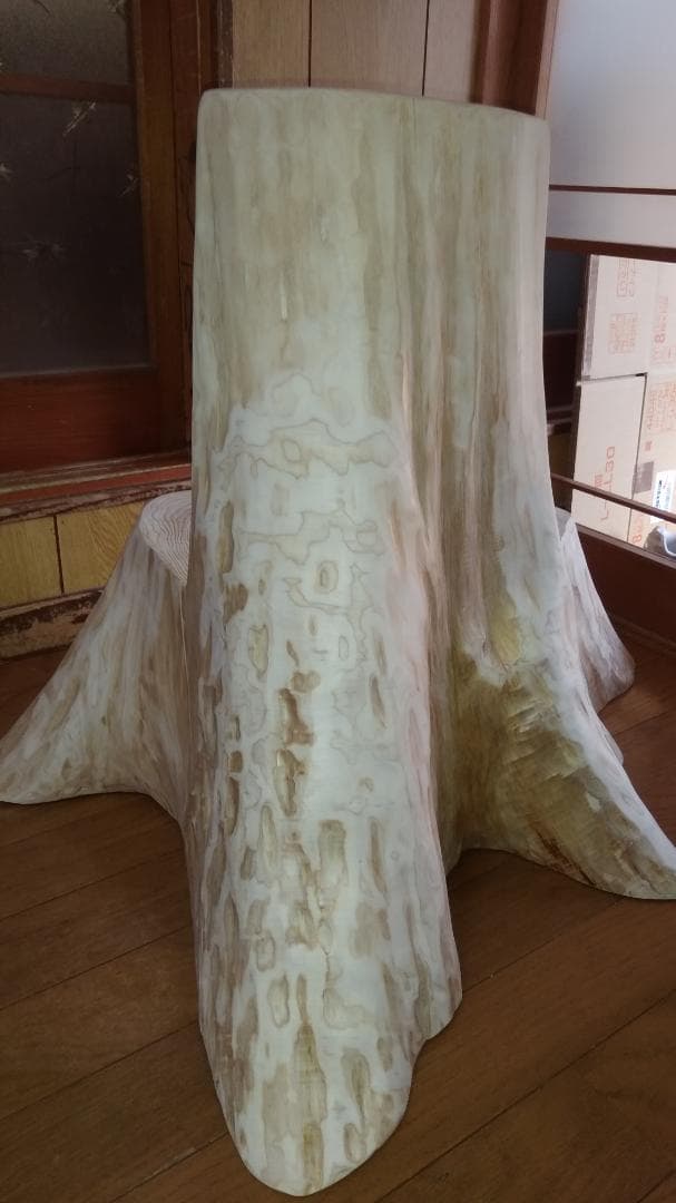 檜　切り株の椅子　丸太　背もたれ付き