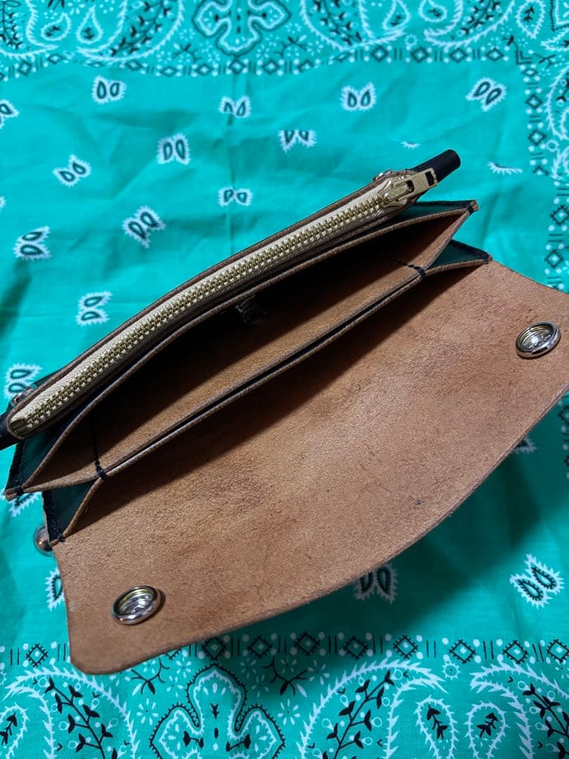 ロングトラッカーウォレット　三層　丘染め　ハンドメイド　スタッズ