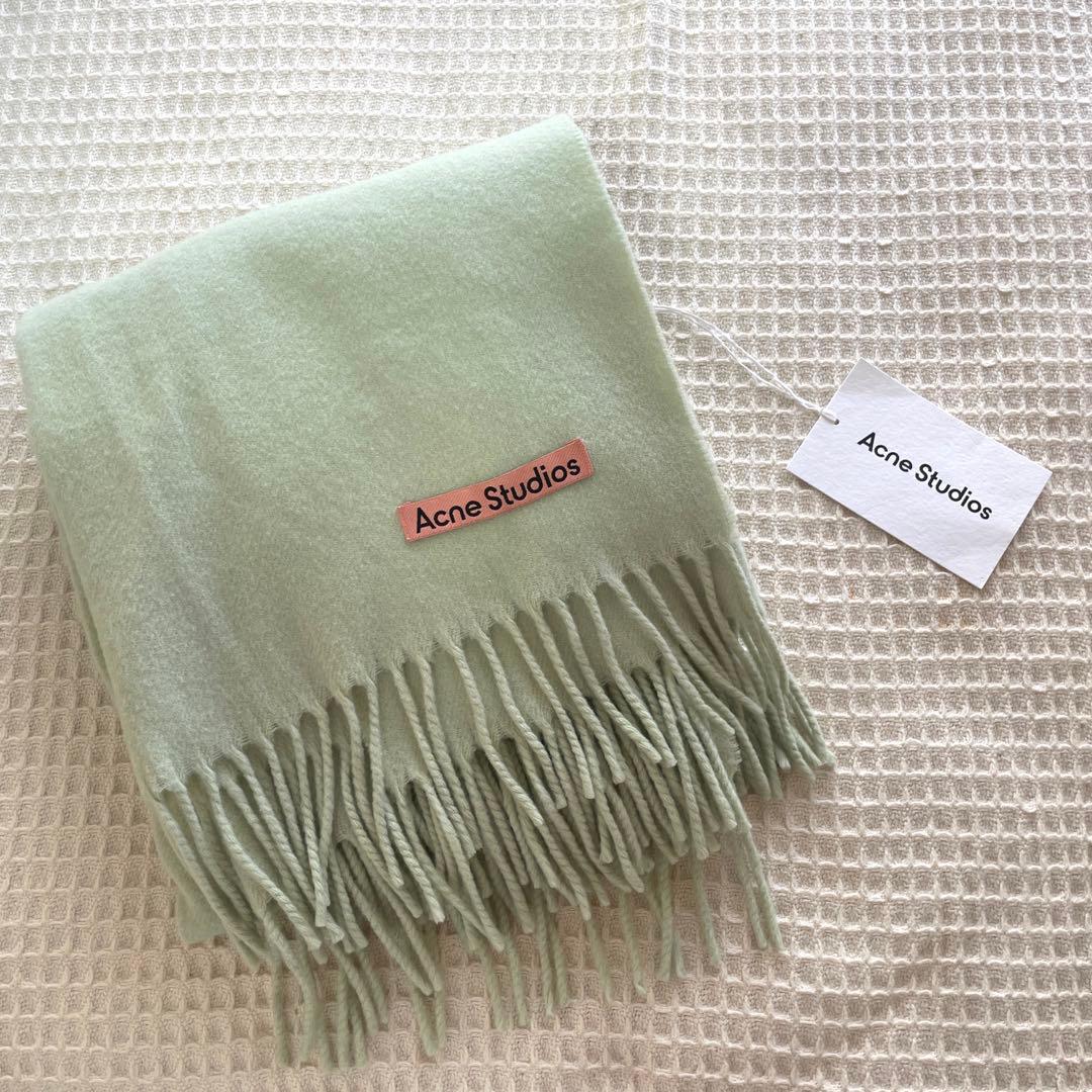 Acne Studios マフラー グリーン*美品*箱付き - メルカリ