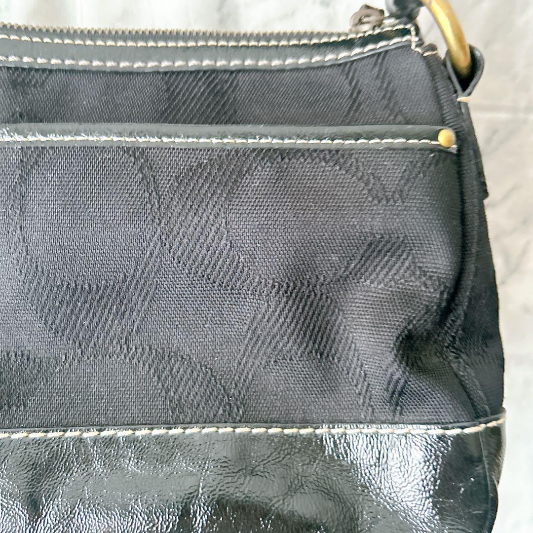 COACH シグネチャー ハンプトンズ マルチポケット ショルダーバッグ 黒