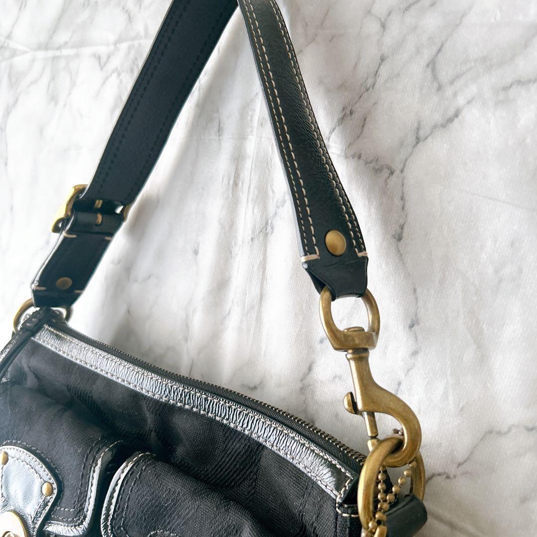 COACH シグネチャー ハンプトンズ マルチポケット ショルダーバッグ 黒