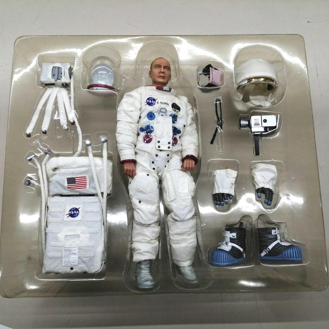 宇宙飛行士バズ・オルドリンドラゴン 1/6スケール タイプ ホットトイズ