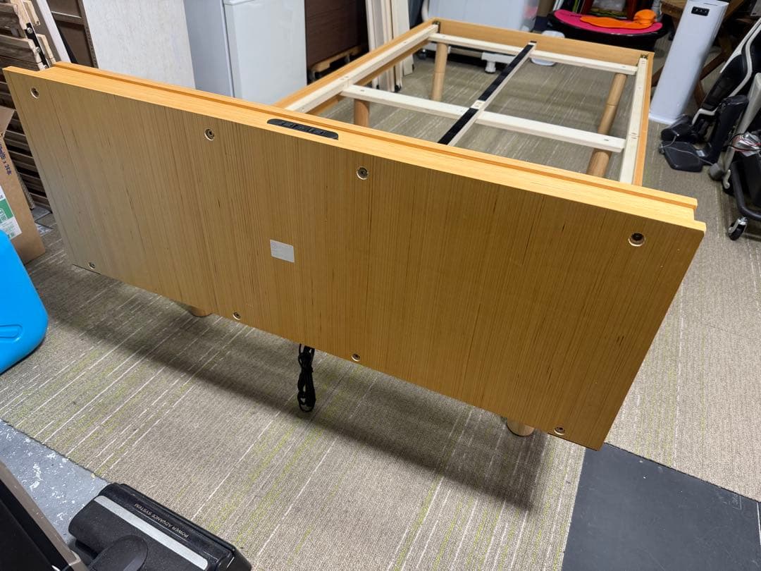 【美品】ニトリ　シングルサイズベッドフレーム　 棚付コンセント付き　STL NA