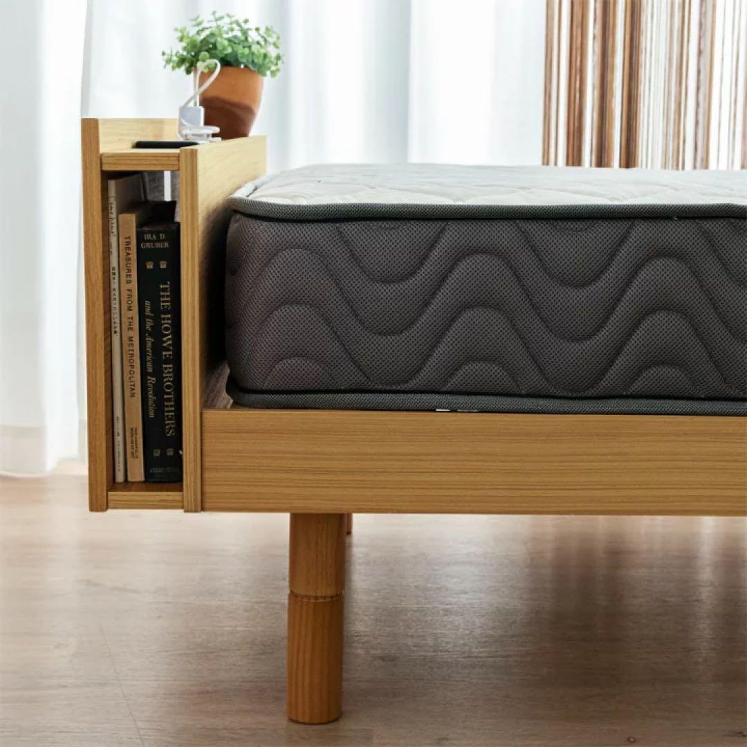 【美品】ニトリ　シングルサイズベッドフレーム　 棚付コンセント付き　STL NA