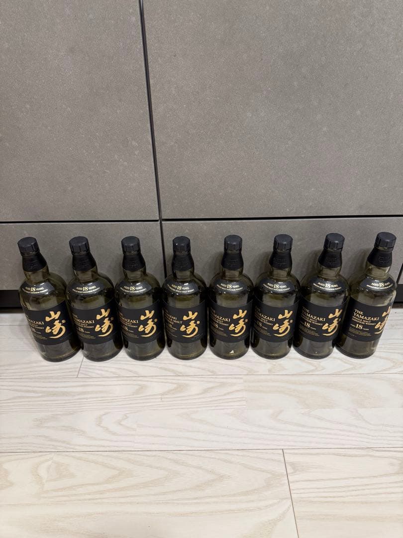 山崎18年 8本セット　空瓶 山崎18年 空瓶 山崎 18年空瓶 空き瓶 空箱 1セット