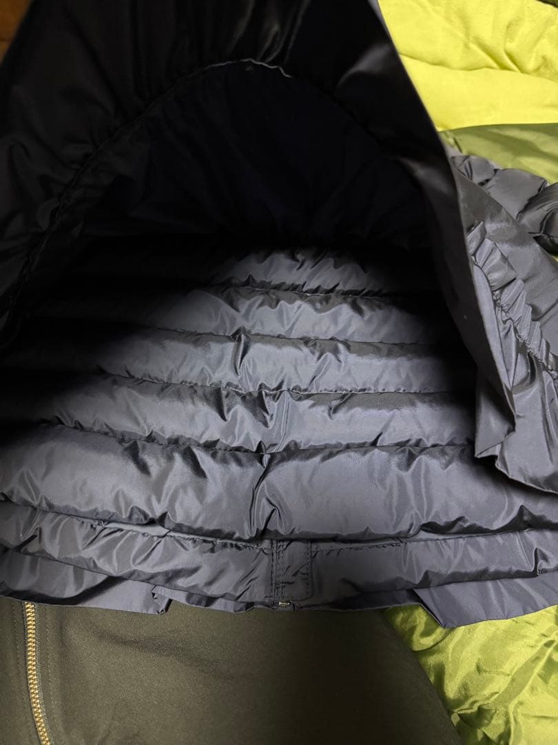 モンクレール　フリル付き　ロングダウンコート