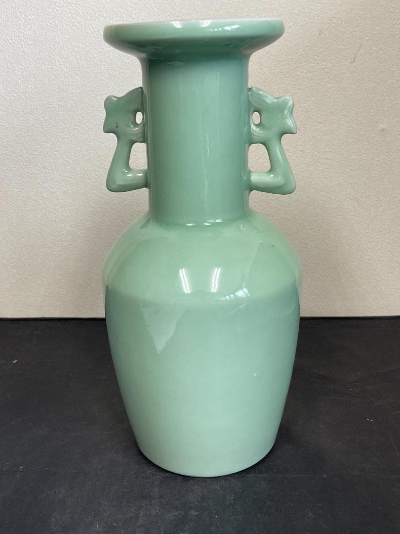 板谷波山？　青磁花入　共箱　３３７