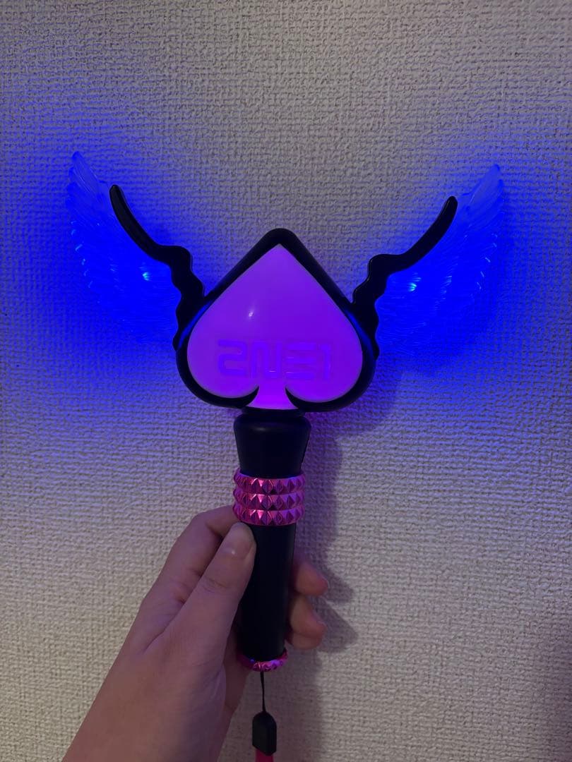 2NE1 ペンライト ハート型 翼付き