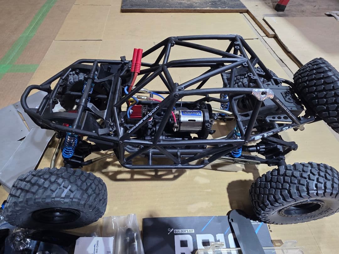 Axial RR10 Bomber + FUTABA 3PK + 豪華おまけ