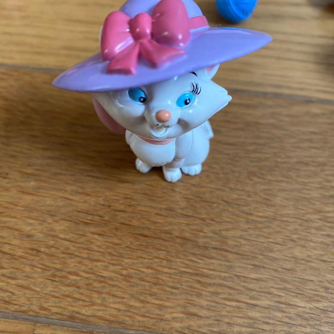 ディズニーマリーフィギュア