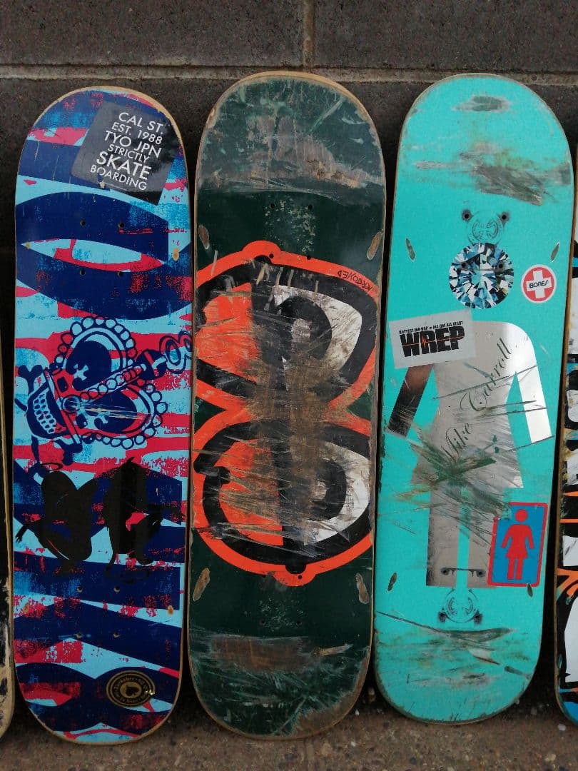 スケボーのデッキ　14本