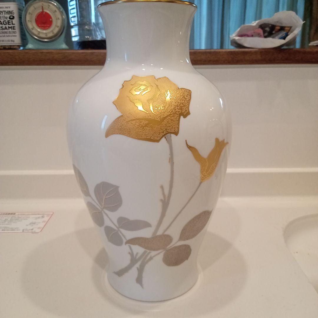 大倉陶園 OKURA 金蝕バラ花瓶 高さ28cmお 手頃 価格 大倉陶