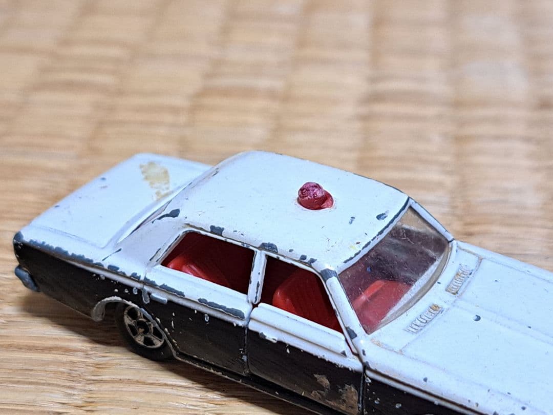 1Aホイール トミカ 黒箱 NO.4 トヨタ クラウン パトロールカー 日本製