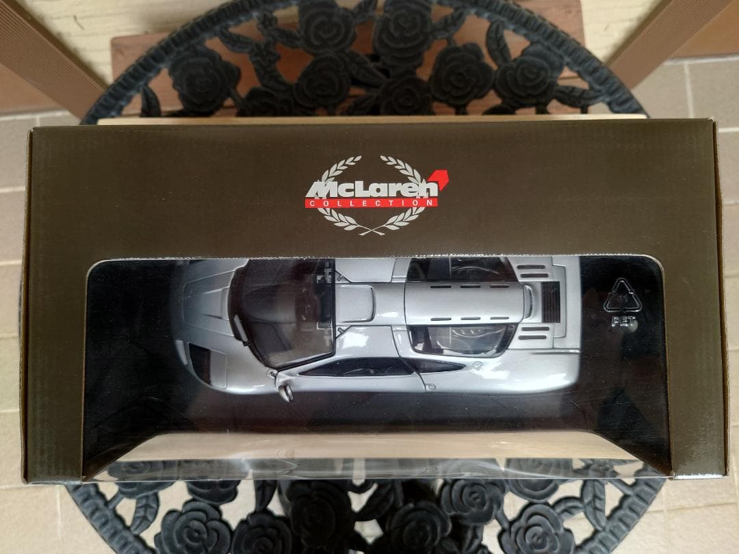 1/18 UT models（ユーティモデル）マクラーレンF1 ロードカー