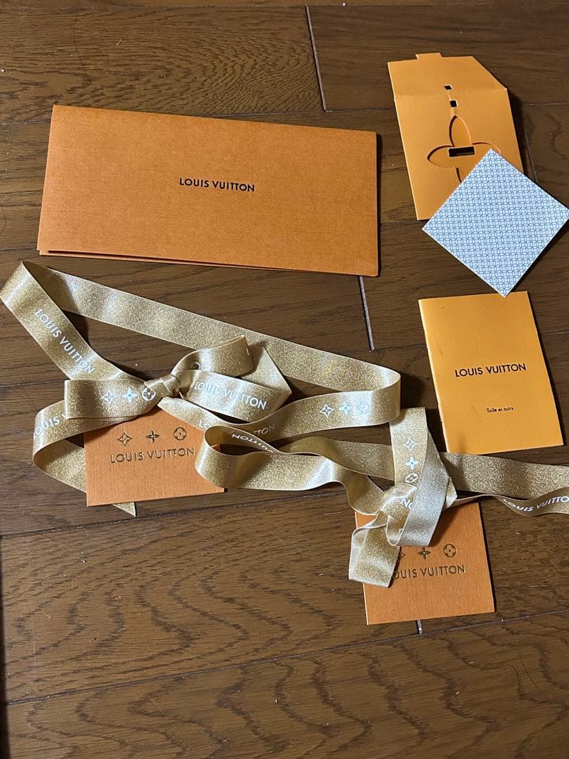 ルイヴィトン プレゼント用に 空き箱 紙袋 リボン カード 布袋 セット 13