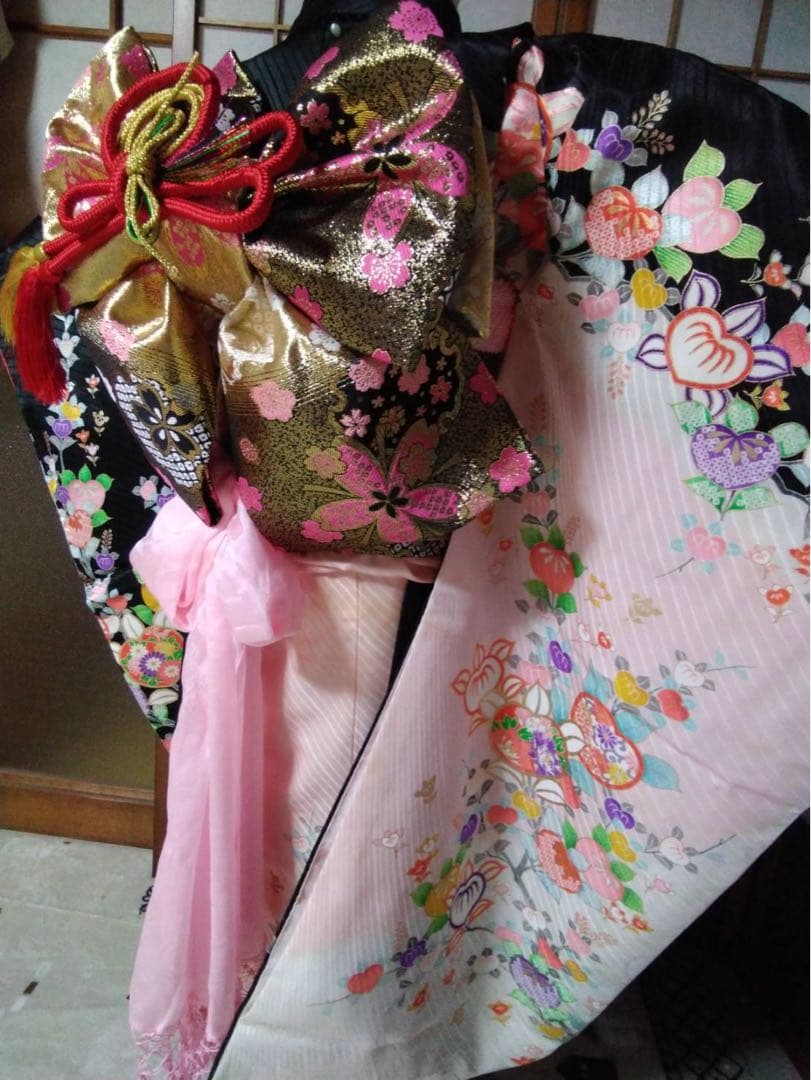 7歳向け・化繊・お着物のセット・目立たない汚れあり