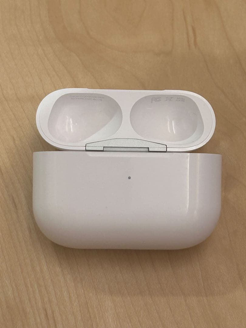 Apple AirPods Pro 第二世代純正品充電ケース、箱イヤーチップ付き