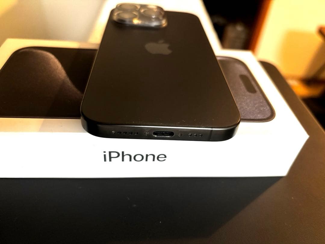 Apple iPhone 15 Pro スペースブラック 本体