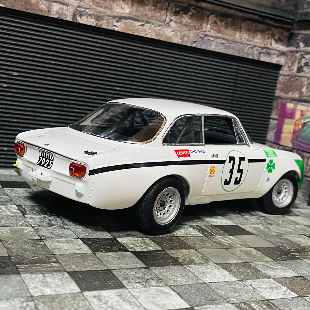 1/18 PMA アルファロメオ GTA 1300 ジュニア 1972 DRM