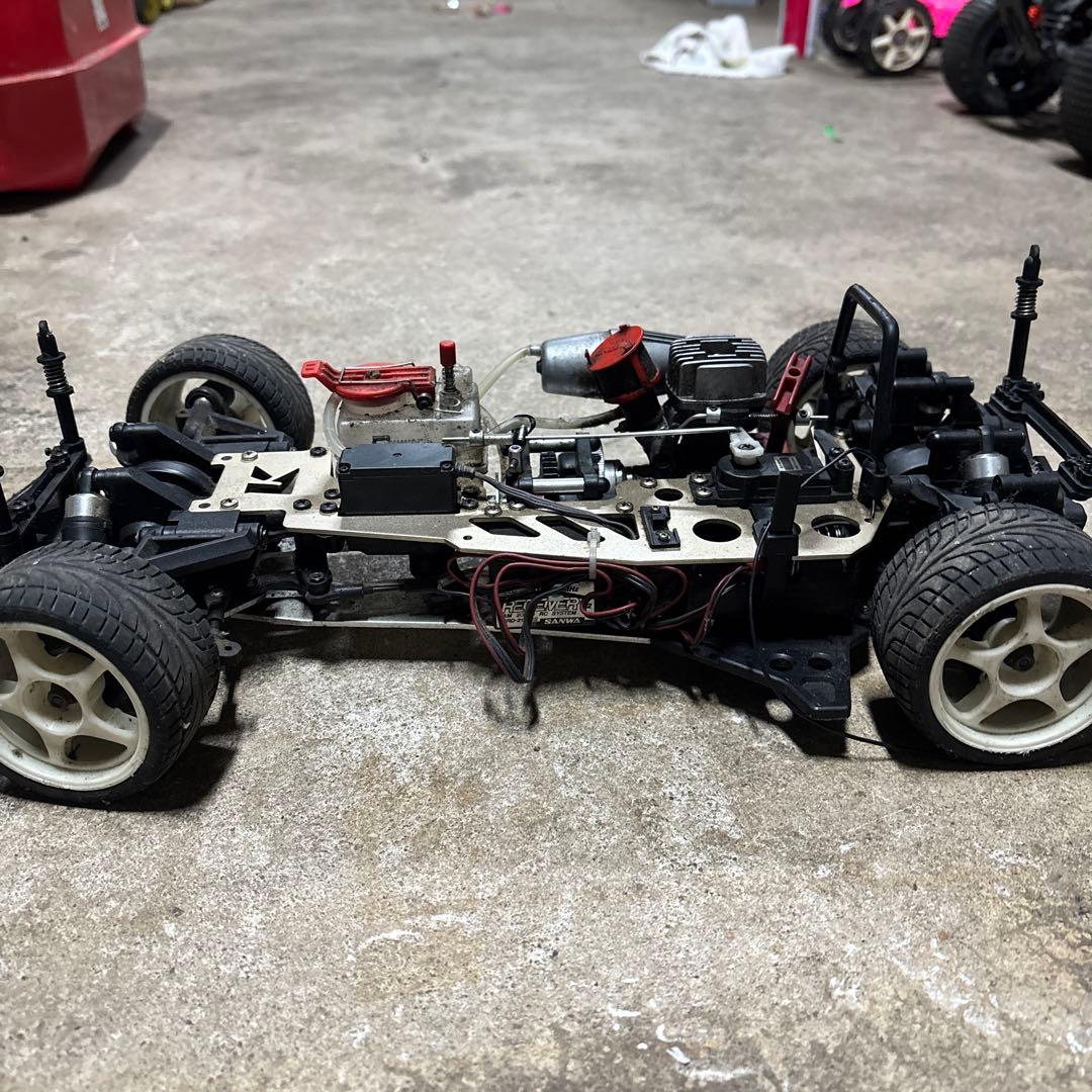 ロ*ー様 京商　エンジン　ラジコン　スカイライン