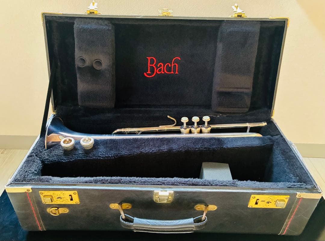 Bach トランペット（シルバーメッキ／ケース付）