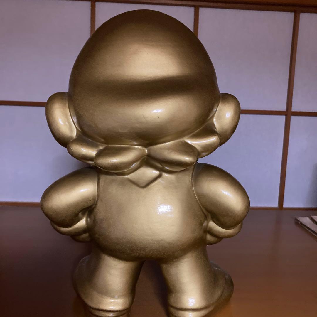 スーパーマリオ像ゴールド