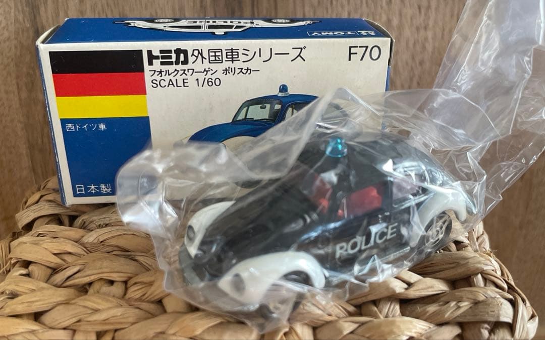 〈トミカ〉青箱 F70 フォルクスワーゲン ポリスカー 黒 (日本製)