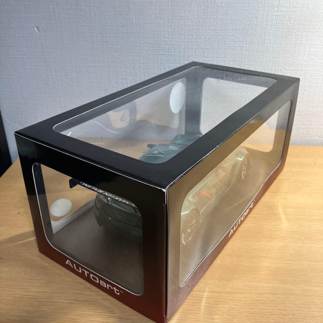 1/18 ASTON MARTIN VANTAGE V12 GT3(グリーン)