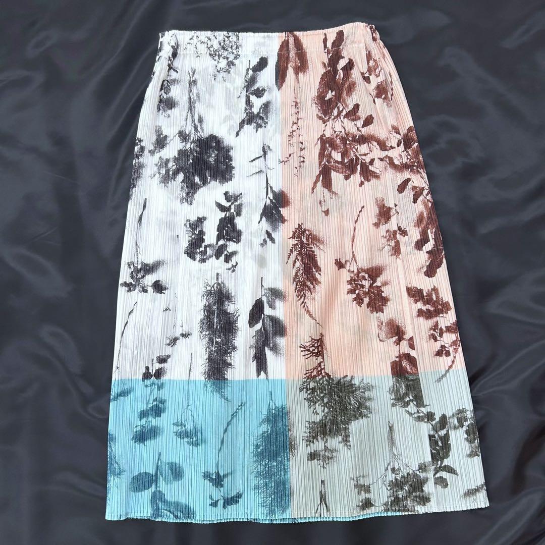 美品 PLEATS PLEASE プリーツプリーズ 総柄 スカート