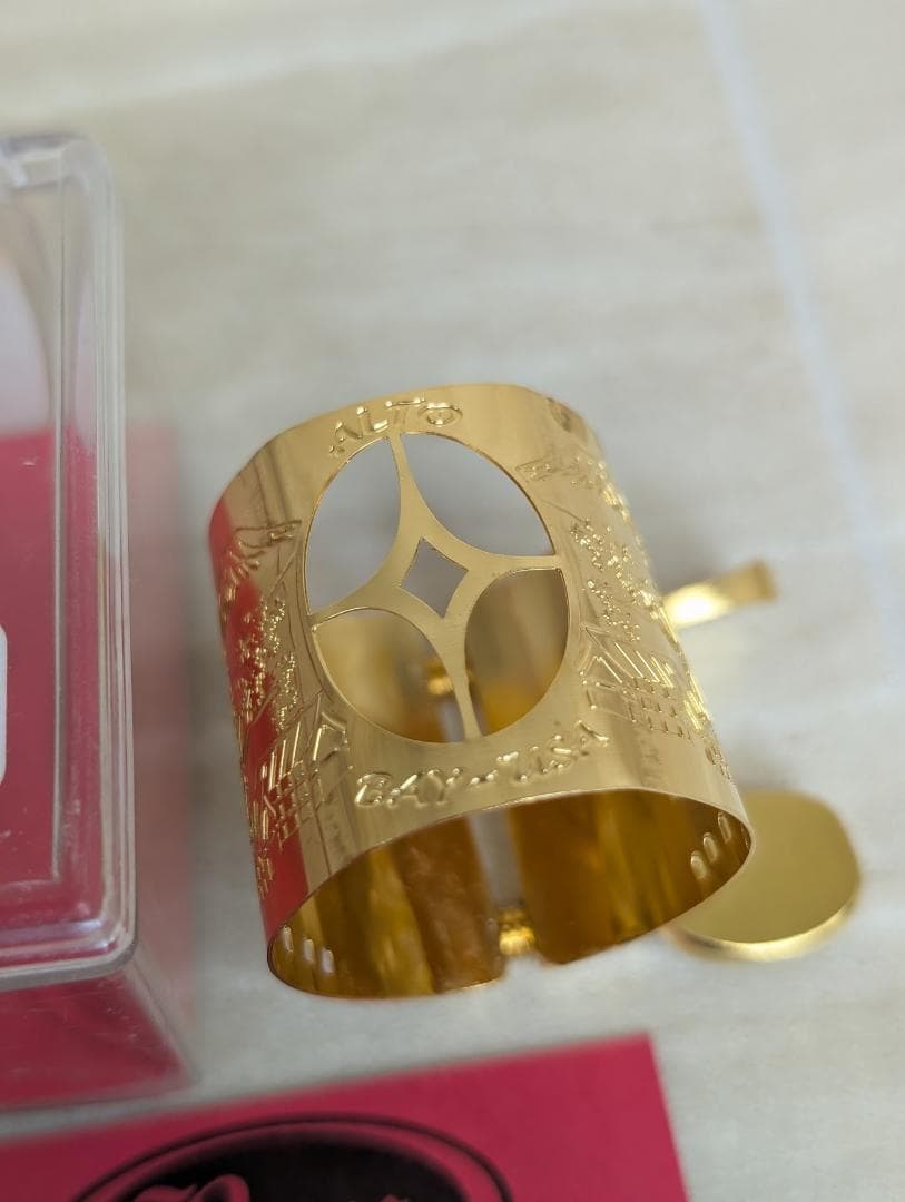 BAY・J　PAGODA　MODEL　リガチャー　アルトサックス　22K　メッキ