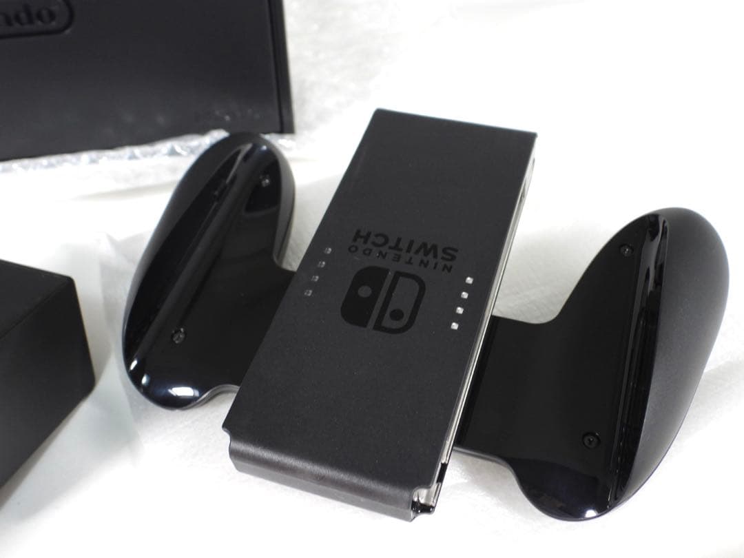 【じんさん】【美品】 Nintendo Switch 本体 2020年製