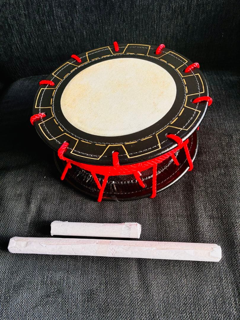 沖縄エイサー用締め太鼓（大）バチ1本・くさび付　新品未使用 エイサー用 締め太鼓 (特小) 水牛皮 直径18cm×高さ8.5cm バチ1本