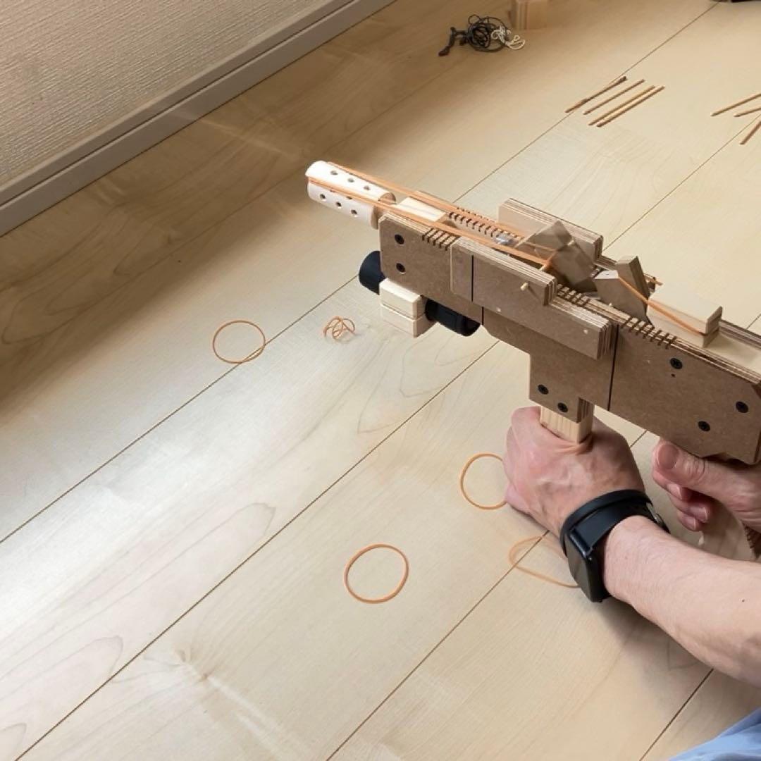 木製トイガン 3点セット リボルバー ベレッタ マシンガン ゴム鉄砲