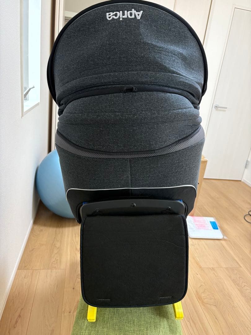 アップリカ　クルリラプレミアム 8AP72DBAJ グレー　回転式