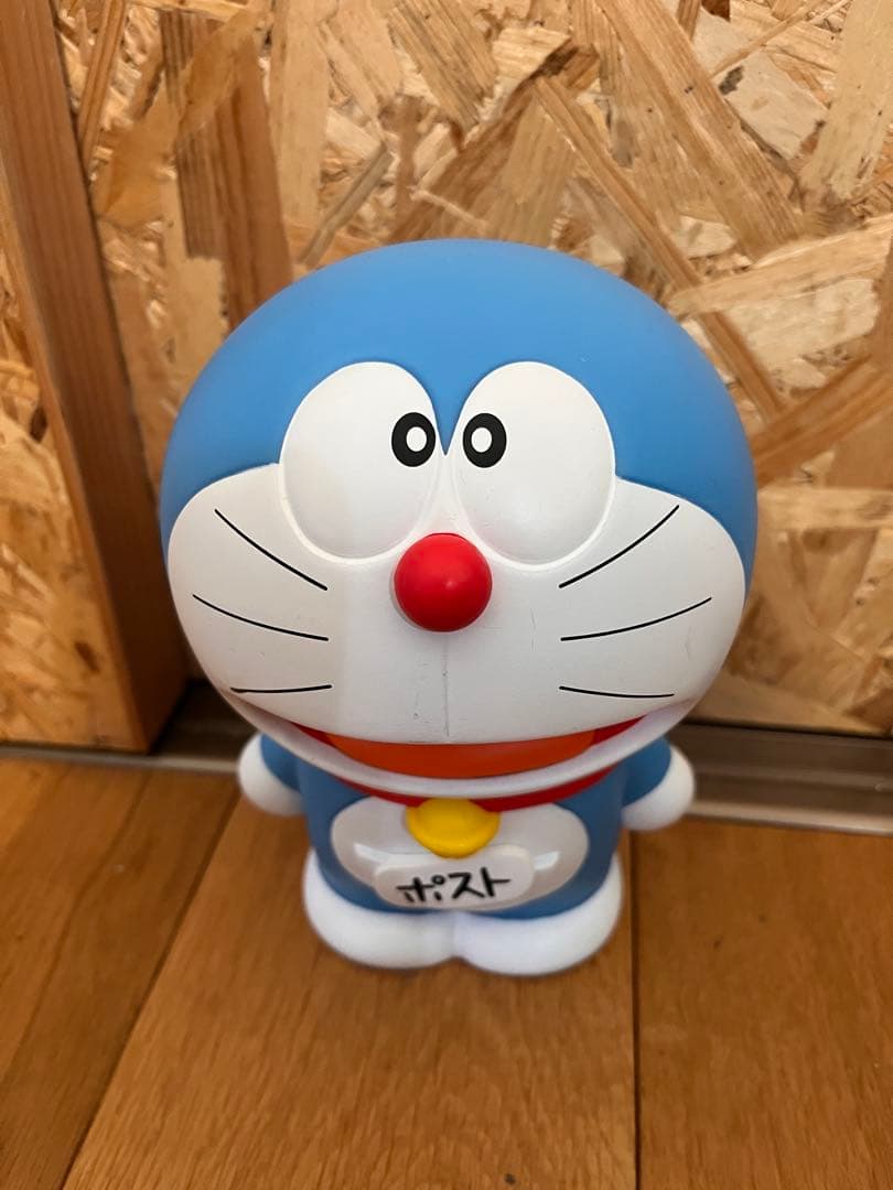 限定品 2020年 代用シールでポストになった ドラえもん 貯金箱 蓋なし