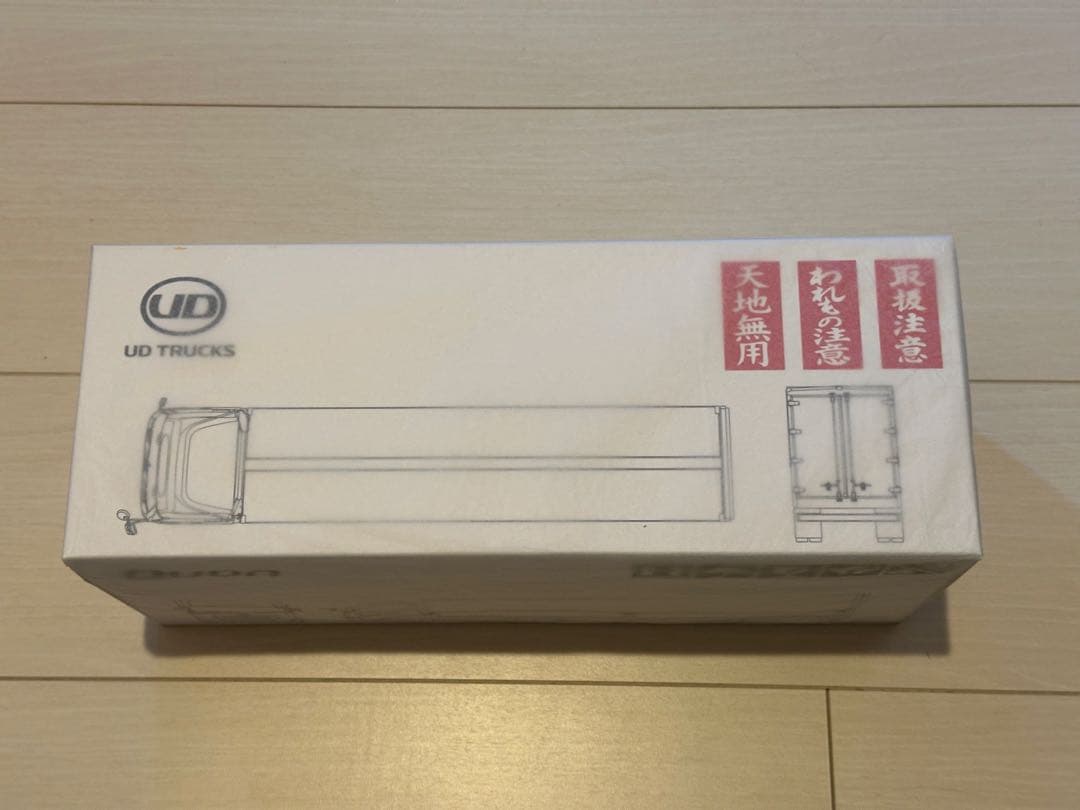 UDトラックス クオン ハイルーフ 1/43 新品 未開封品 8×4 Quon