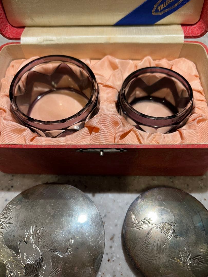 昭和レトロ アンティーク切り子紫ガラスと銀色の蓋のセット三越