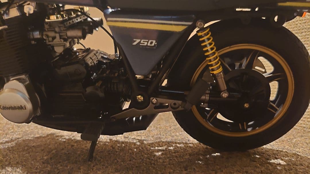 【メル64289です！】1/6 カワサキ 750FX 4気筒modoki