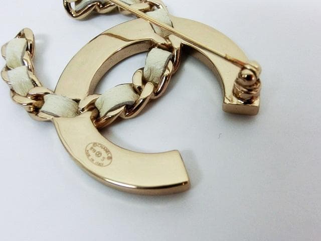 CHANEL シャネル ブローチ B19S ココマーク ラインストーン レザー
