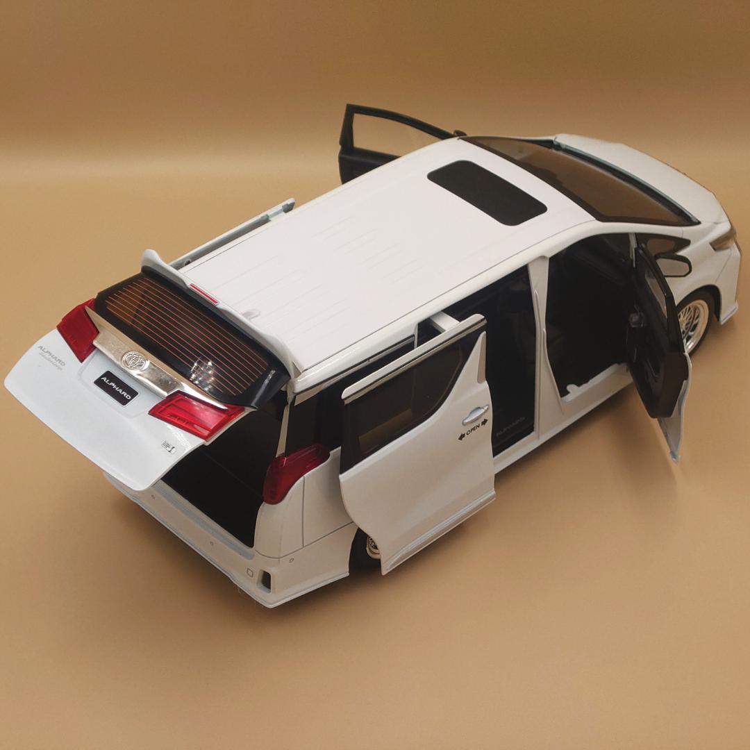 1/18 トヨタ アルファード ホワイト サウンド＆ライト ダイキャストミニカー