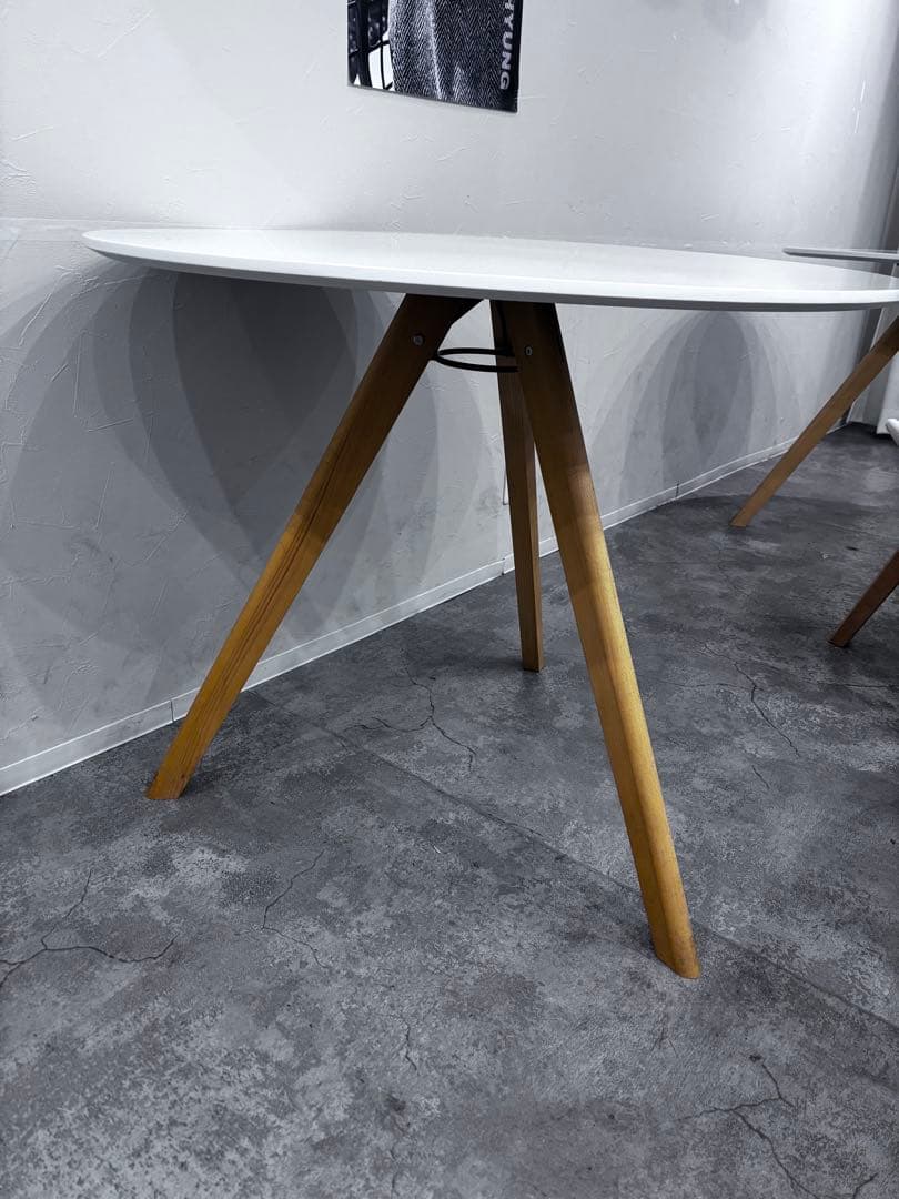 HAYに似た 円形白ダイニングテーブル 韓国風 カフェテーブル 北欧風