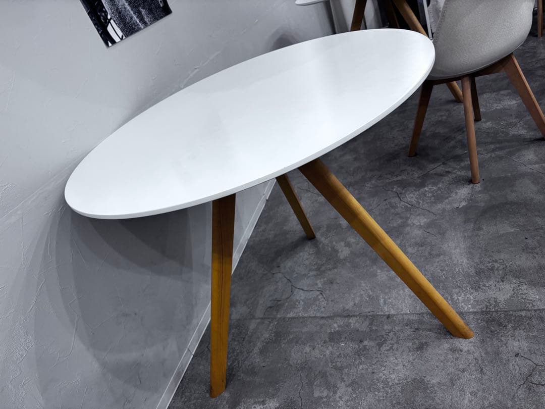 HAYに似た 円形白ダイニングテーブル 韓国風 カフェテーブル 北欧風